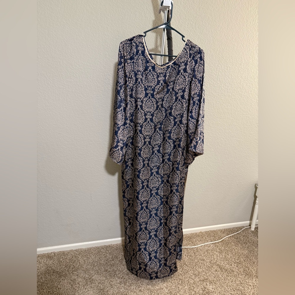 Elegant Blue and White Patterned Women's Dress